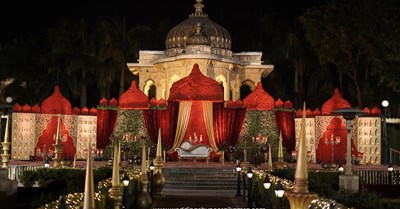 Top 5 Stage Decoration Ideas for Your Big Day